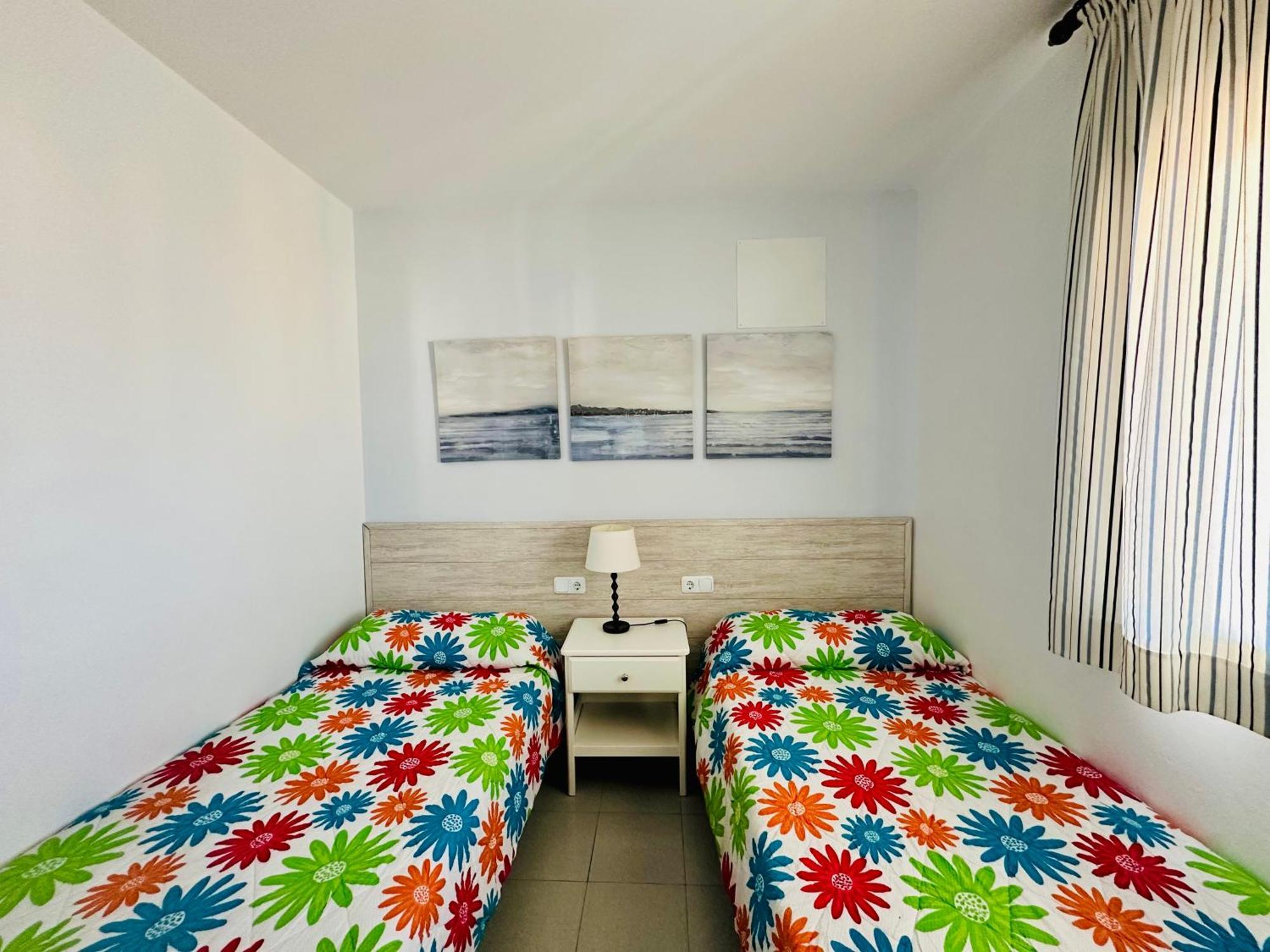 Global Immo 2079 Rocmar Apartment Roses Bagian luar foto